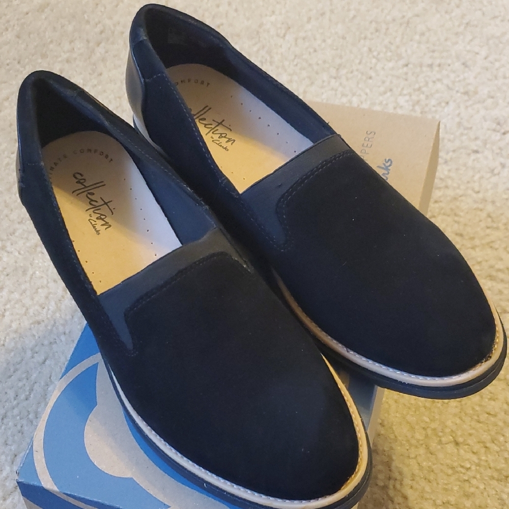 Clarks Black Slip-On Shoes - Picture 2 of 4